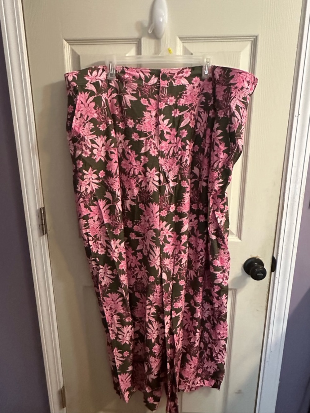 Liz Claiborne Pink Floral and Olive Green Wide Leg Pants, NWT. Size 22W